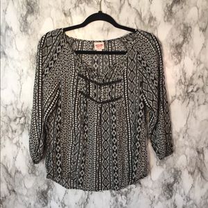 Mossimo Supply Co. Black and white pattern blouse